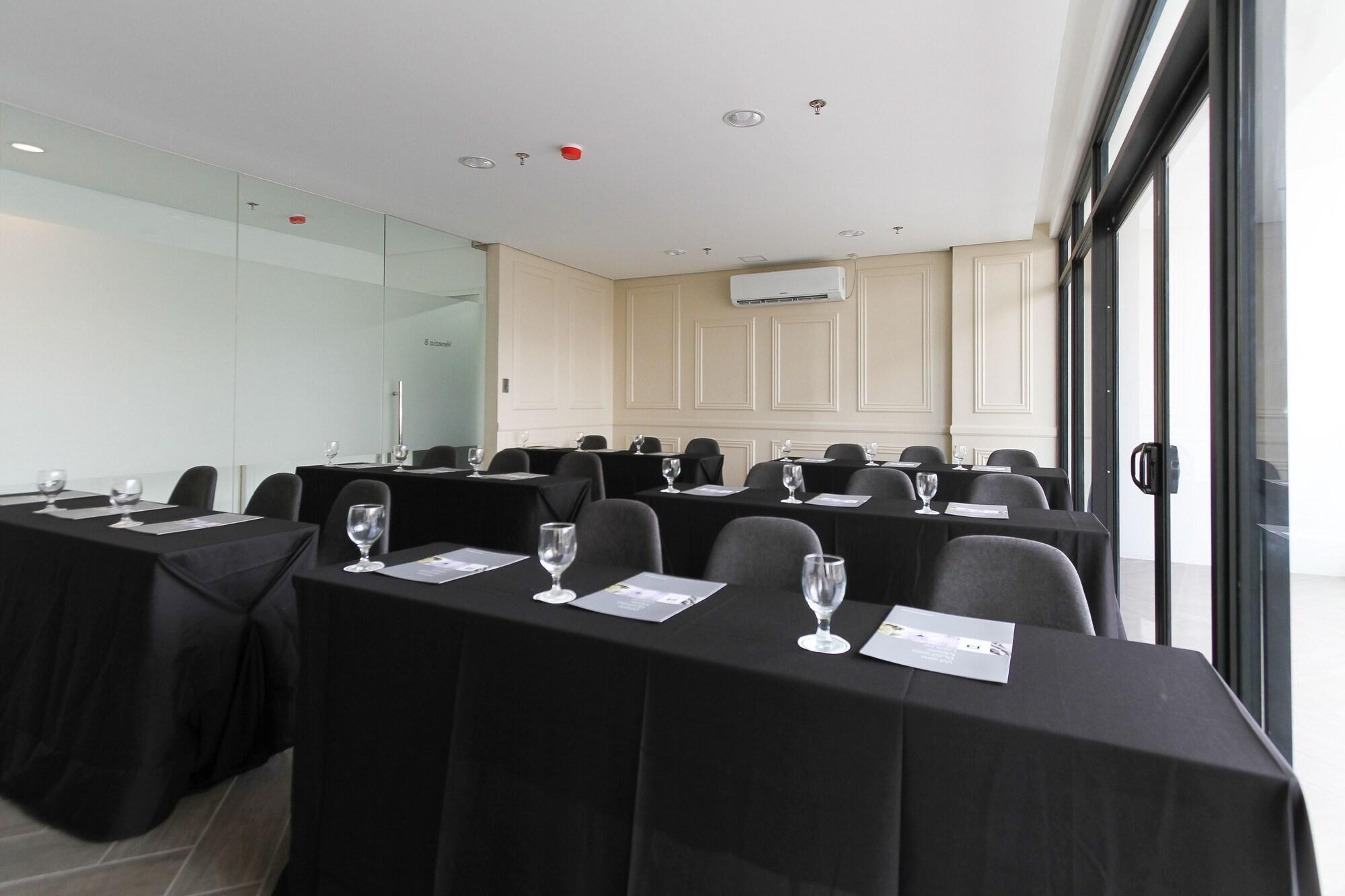 Privato Makati Hotel San Pedro Makati Exterior foto